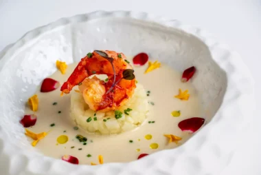 Ajo Blanco Suave de Almendras con Carabineros y Tartar de Melón A Kangas